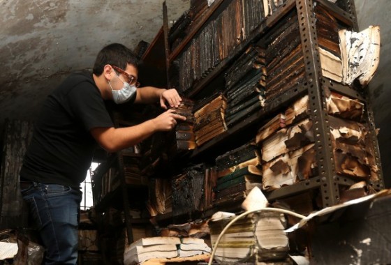 Mideast Lebanon Library Fire.JPEG-0baa3