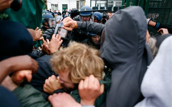 calais-immigrants-_2924086b