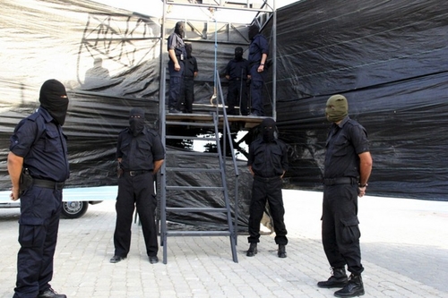Hamas manning gallows in Caza, October 2013