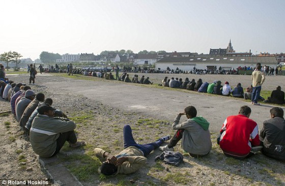 1413121488790_wps_68_Migrant_camps_and_the_fee