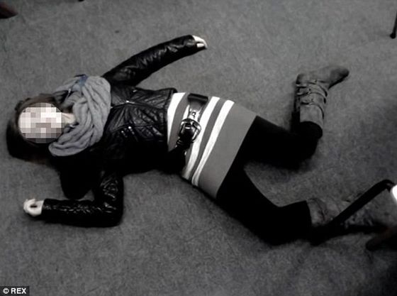 26243CBF00000578-2971727-image-m-2_1425032799704