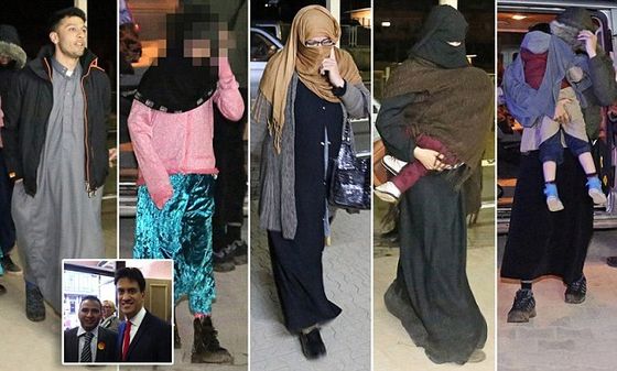 article-3024296-2740EC4C00000578-840_636x383