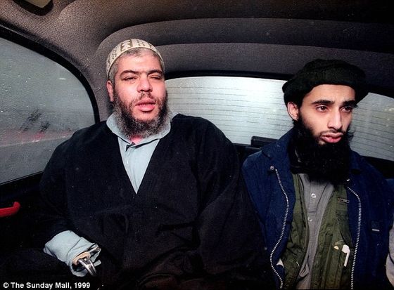 02F358CB0000044D-3123580-Paranoid_schizophrenic_Haroon_Aswat_right_also_from_Dewsbury_plo-a-6_1434372327408