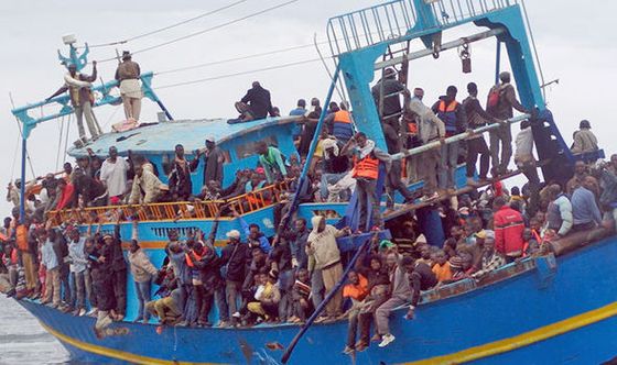 migrants-ship-596265