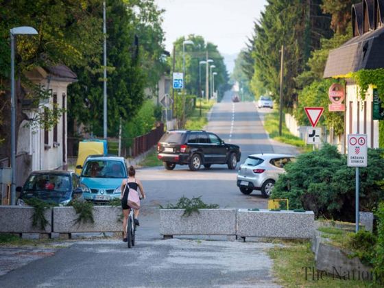 one-restaurant-two-countries-a-slovenian-border-tale-1372541147-8415