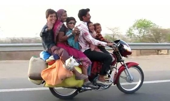 715ee737346c722ebbcf_India family