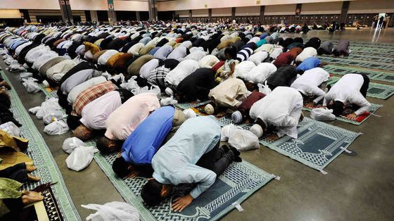 Muslims-praying