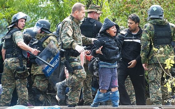 refugee-crisis-intensifies-along-macedonia-border