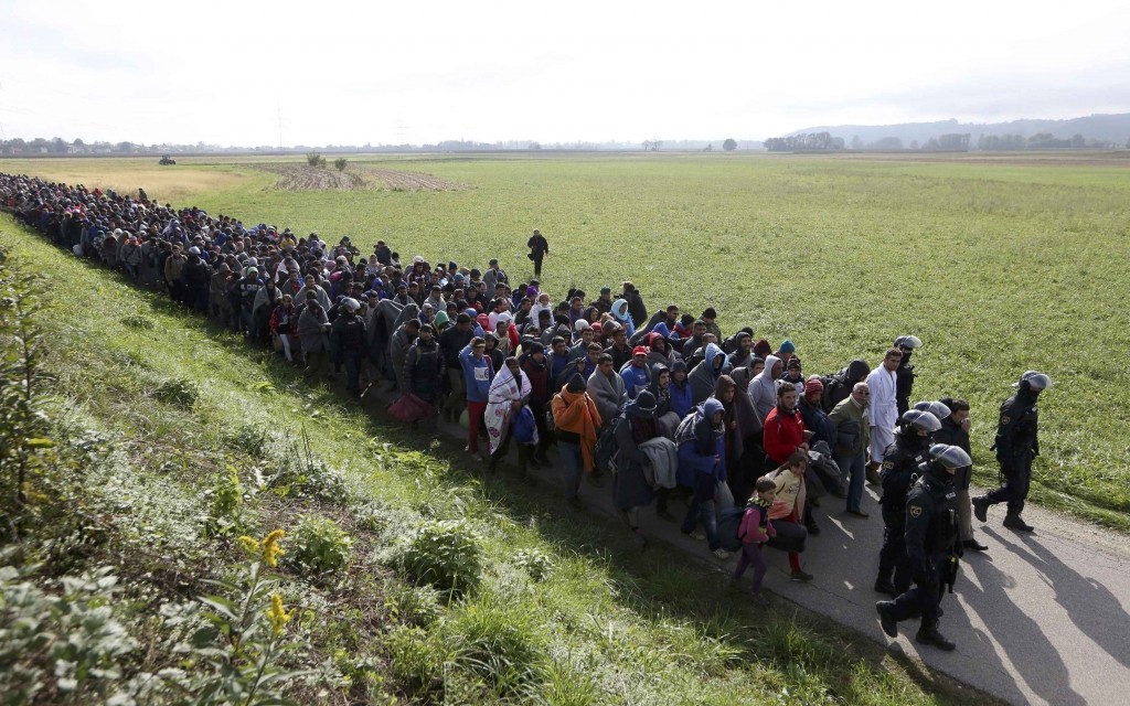 539146_2015-10-20t100835z-1651743307-lr1ebak0s600h-rtrmadp-3-europe-migrants-slovenia_orig