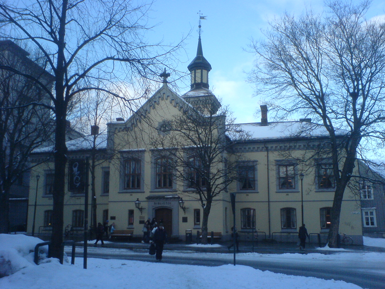 Vold på biblioteket&nbsp;<span>(+)</span>