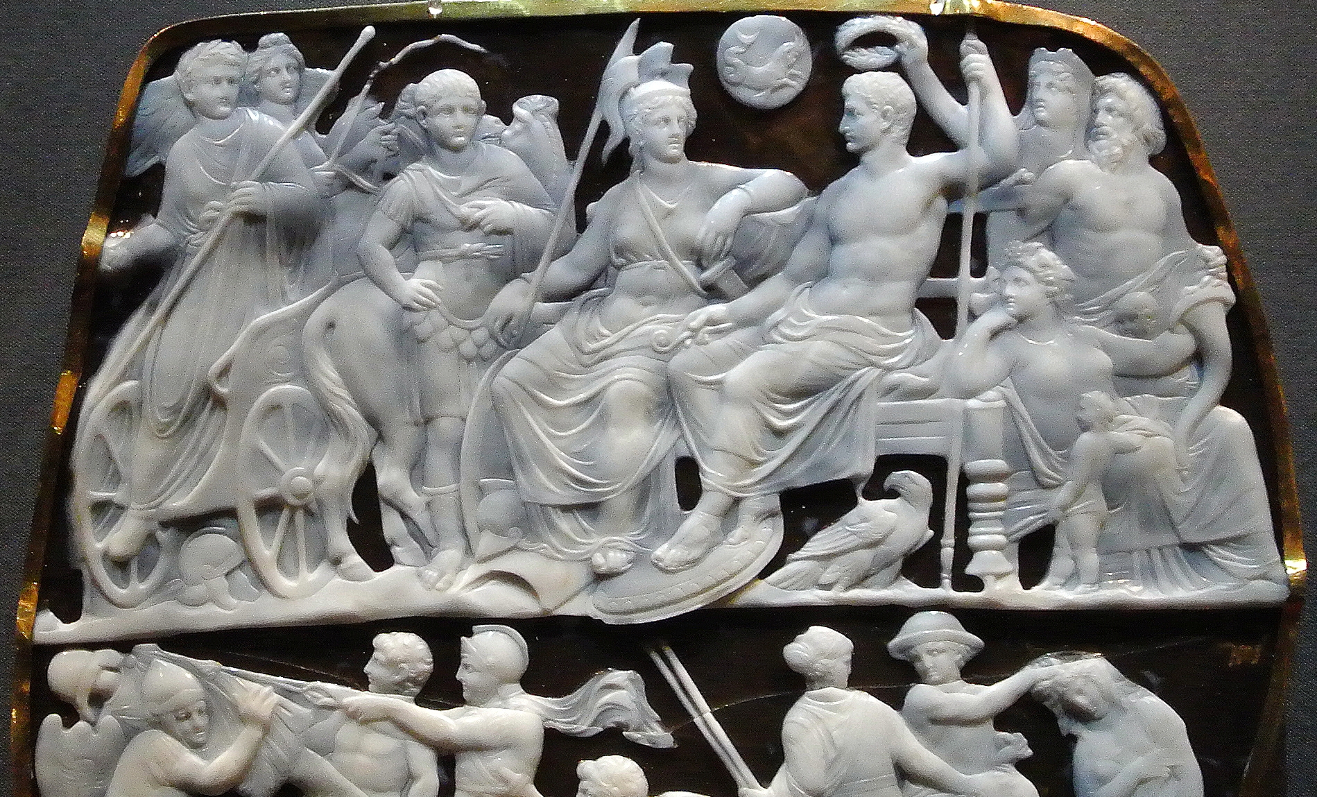 Gemma Augustea&nbsp;<span>(+)</span>