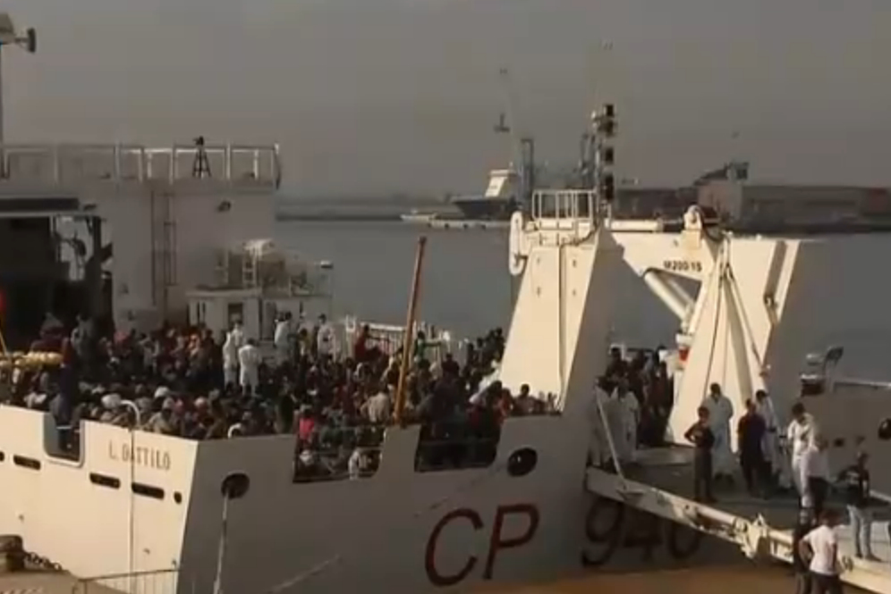 Mer enn 10.000 migranter plukket opp fra Middelhavet på 48 timer&nbsp;<span>(+)</span>