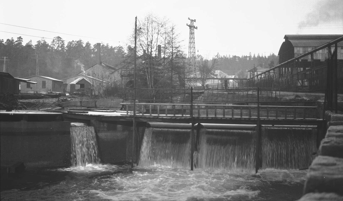 Vannfall ved Christiania Spigerværk i Nydalen (ca.1925-30)&nbsp;<span>(+)</span>