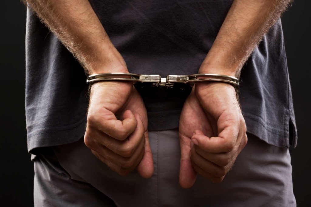 arrestert-handjern
