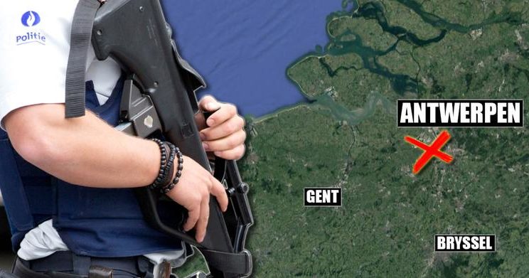 Mann pågrepet - prøvde å kjøre bil inn i folkemengde&nbsp;<span>(+)</span>