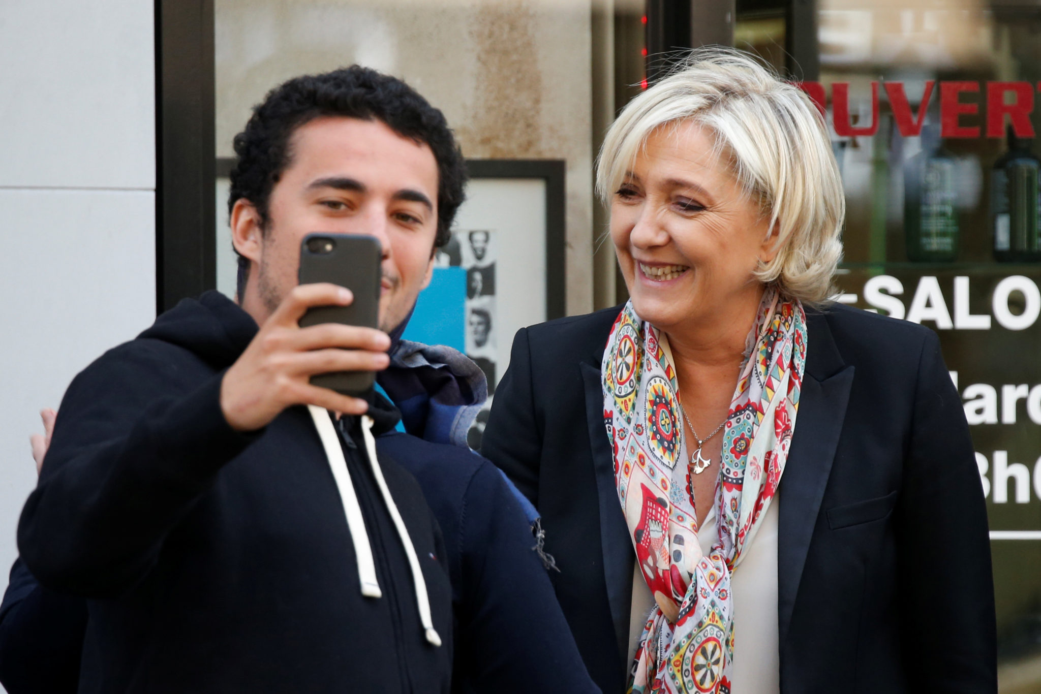 Marine Le Pen går av som partileder, vil fremstå som nasjonens leder&nbsp;<span>(+)</span>