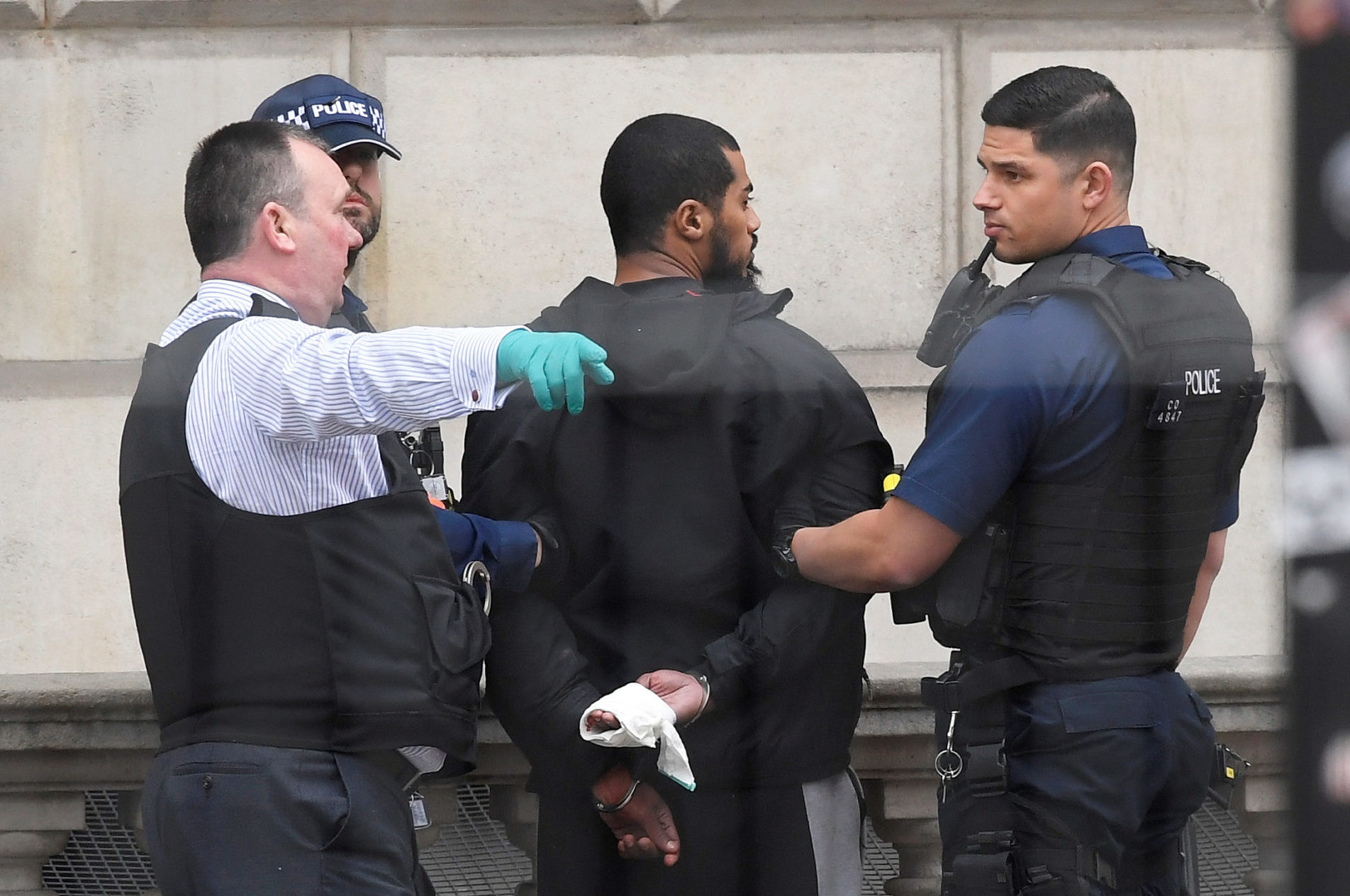 London: Mann mistenkt for terror - pågrepet med våpen nær parlamentet&nbsp;<span>(+)</span>