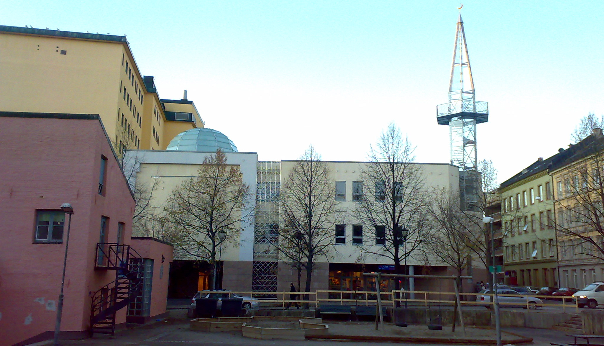 Muslimer demonstrerte utenfor omstridt Oslo-moské&nbsp;<span>(+)</span>
