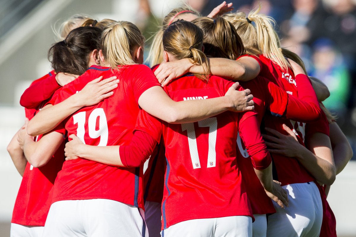 – Favner ikke fotballfamilien hele det norske samfunnet?&nbsp;<span>(+)</span>