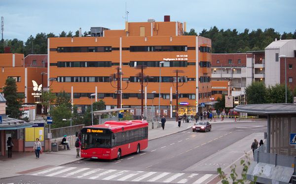 Gjerningspersoner fortsatt på frifot etter knivstikking på Holmlia&nbsp;<span>(+)</span>