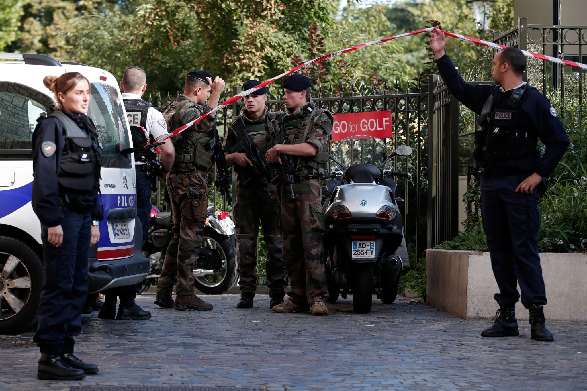 Paris: Seks soldater påkjørt og skadet – etterforskes som terror&nbsp;<span>(+)</span>