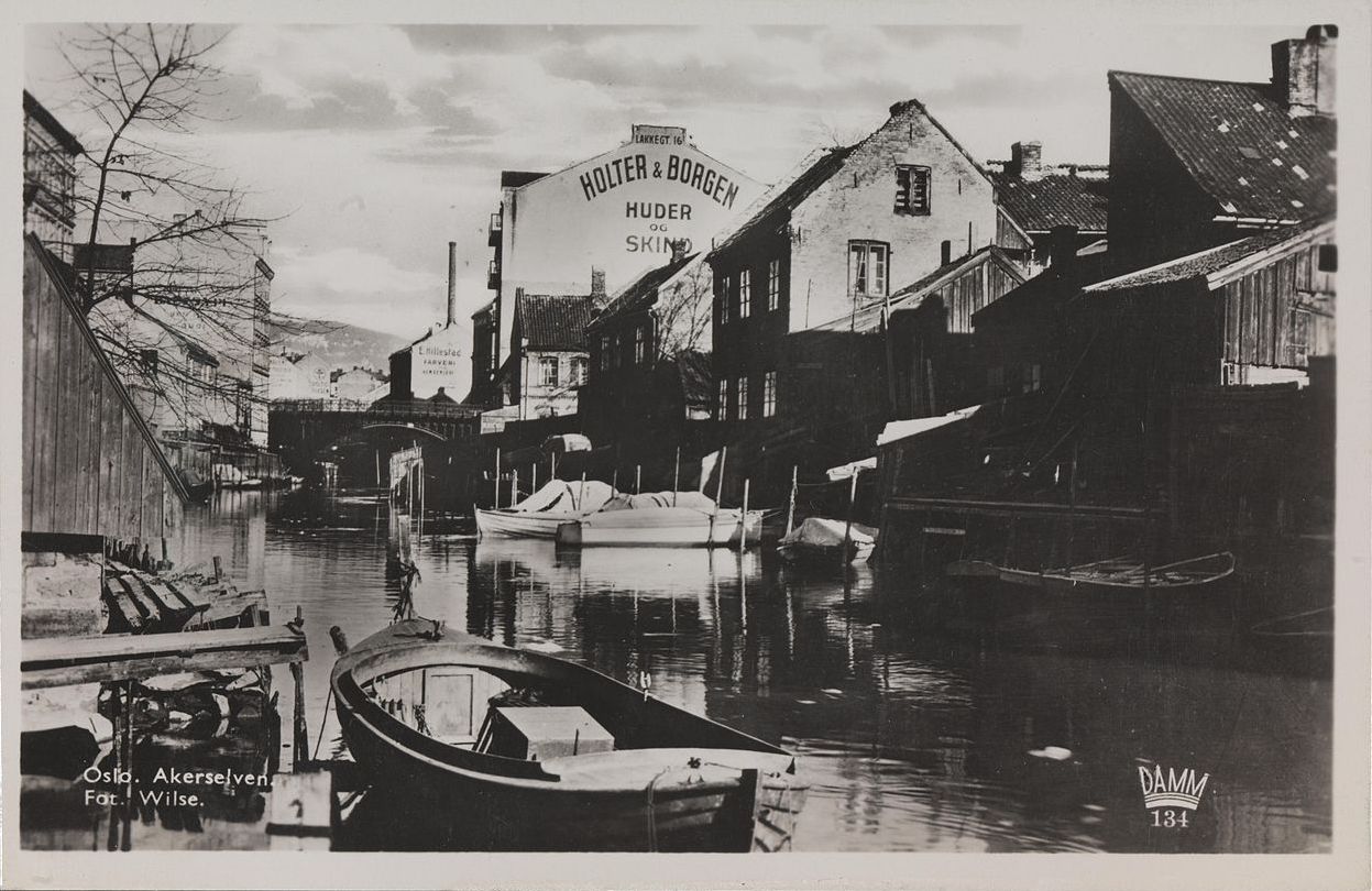 Akerselven, sett fra Vaterlands bro (c.1930-35)&nbsp;<span>(+)</span>