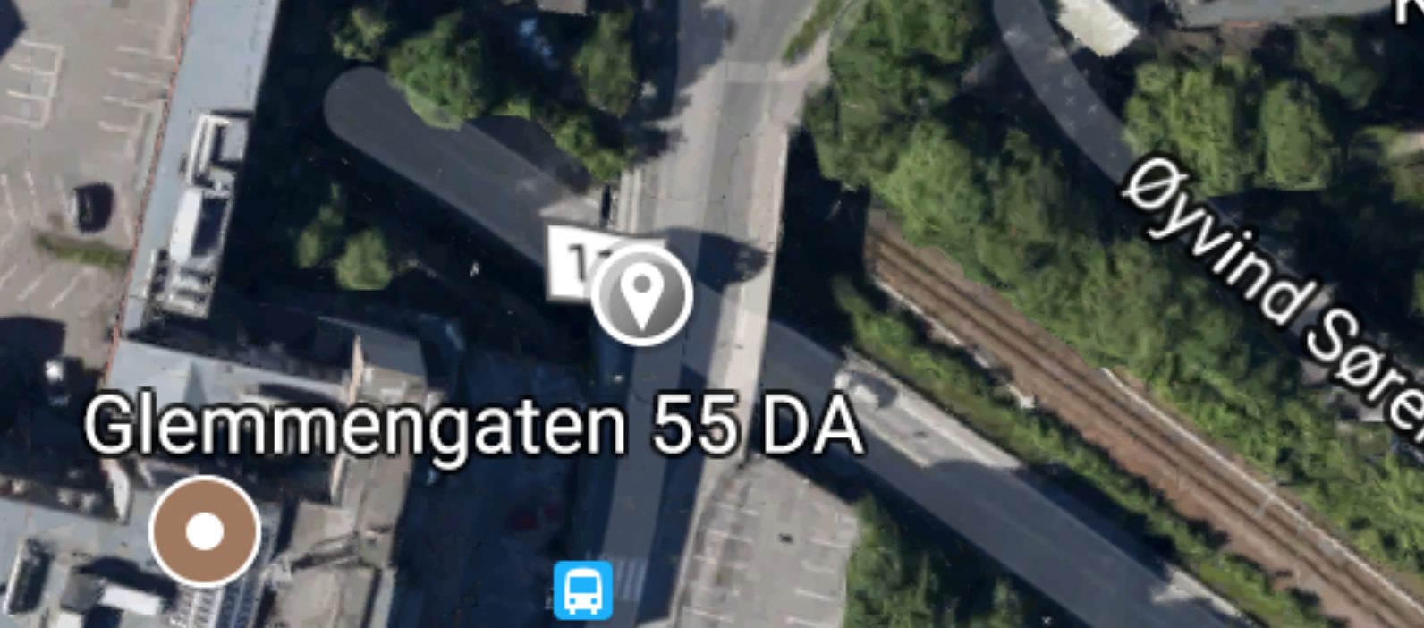 Kvinne funnet hardt skadd under bro i Fredrikstad, uten id&nbsp;<span>(+)</span>