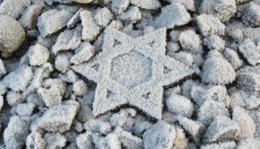 "Aske, vind og jord"&nbsp;<span>(+)</span>