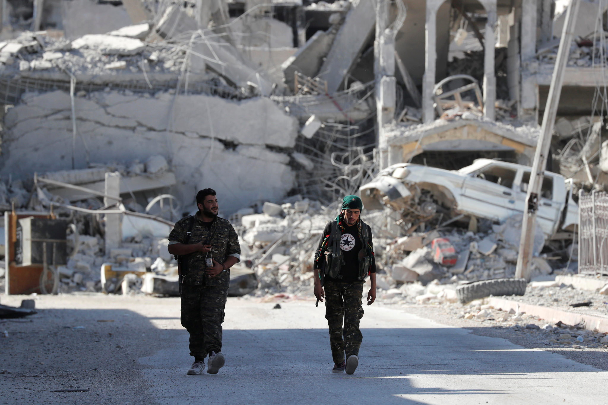 Hemmelige avtale lot flere hundre IS-krigere med familier forlate Raqqa&nbsp;<span>(+)</span>