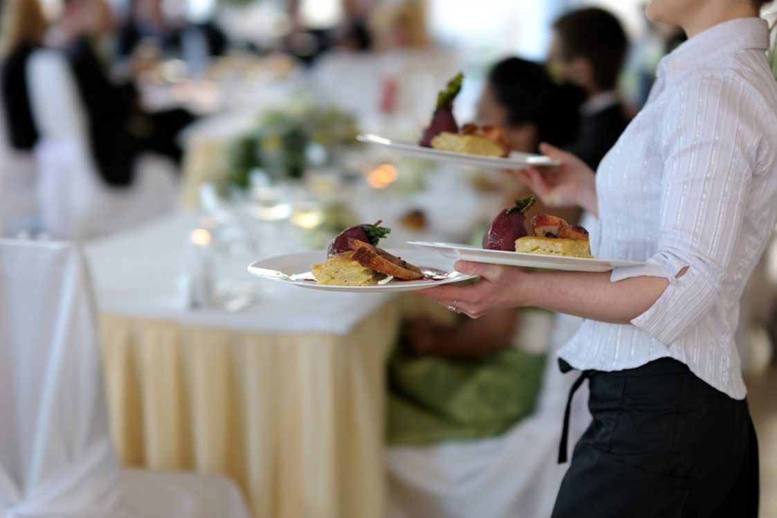 Tillitsvalgte i LO-forbund befølte og kløp servitører under middag&nbsp;<span>(+)</span>