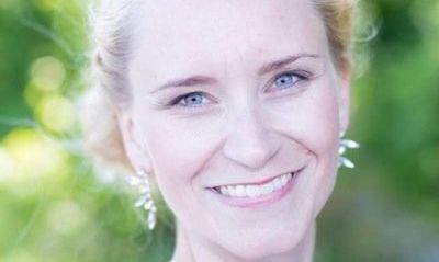 - Han stikker tungen sin ned i halsen min, mot min vilje&nbsp;<span>(+)</span>
