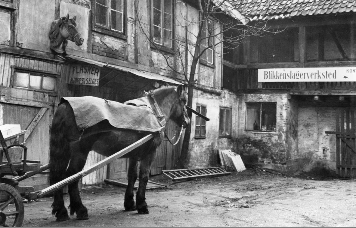 Bakgård, Brogaten 6, Oslo (1936?)&nbsp;<span>(+)</span>