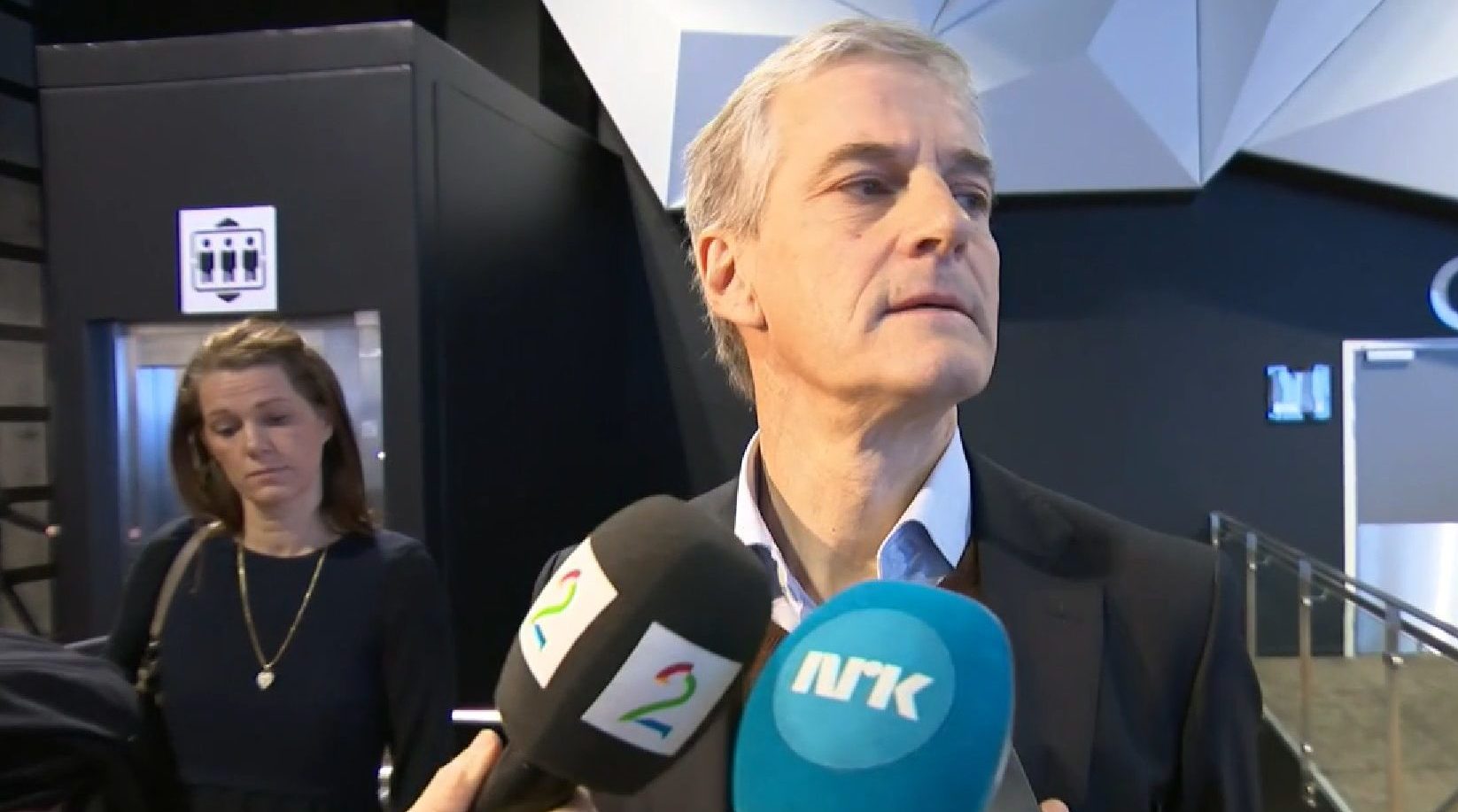 Hvor lenge skal Støre klamre seg fast som partileder?&nbsp;<span>(+)</span>