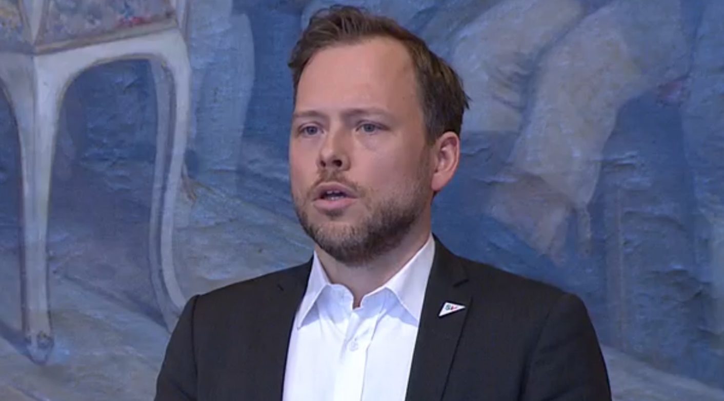 Lysbakken: - Regjeringen lar seg stresse av konspirasjons&shy;teoretikere på ytre høyre fløy&nbsp;<span>(+)</span>