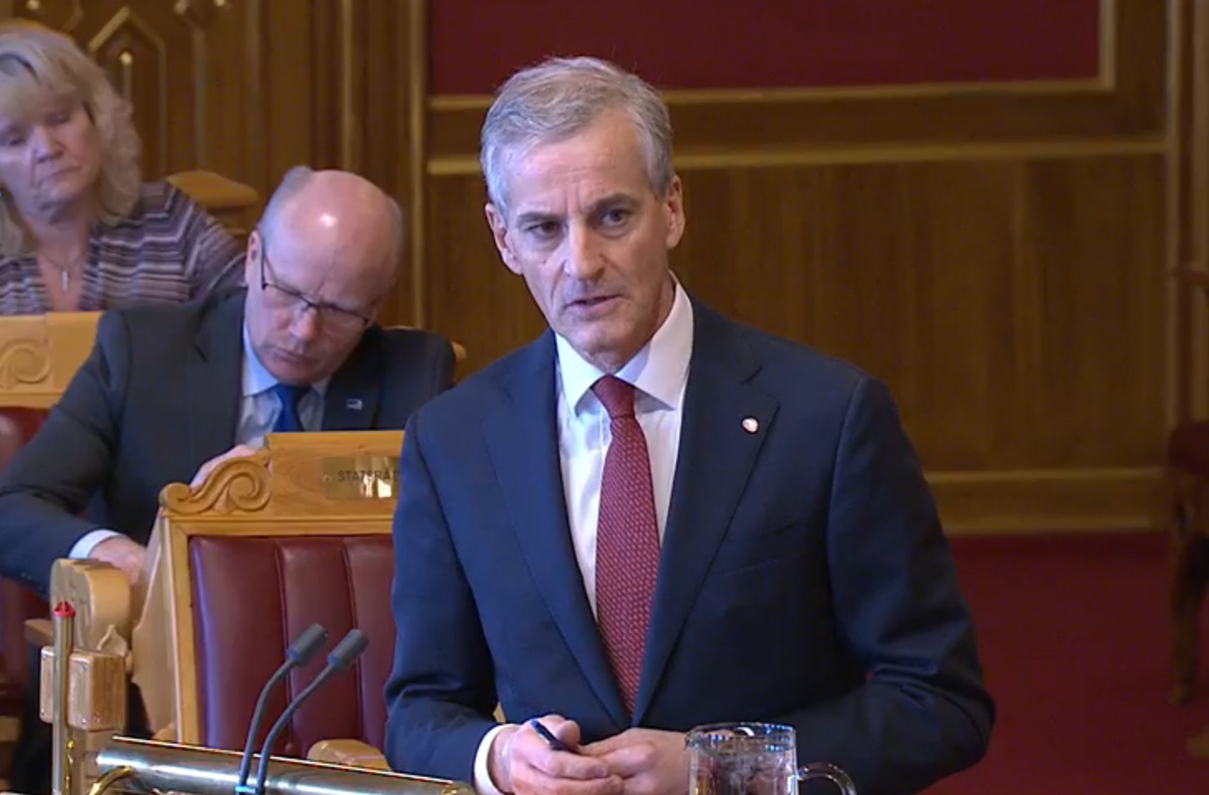 Ap vurderer å stemme for mistillit&nbsp;<span>(+)</span>