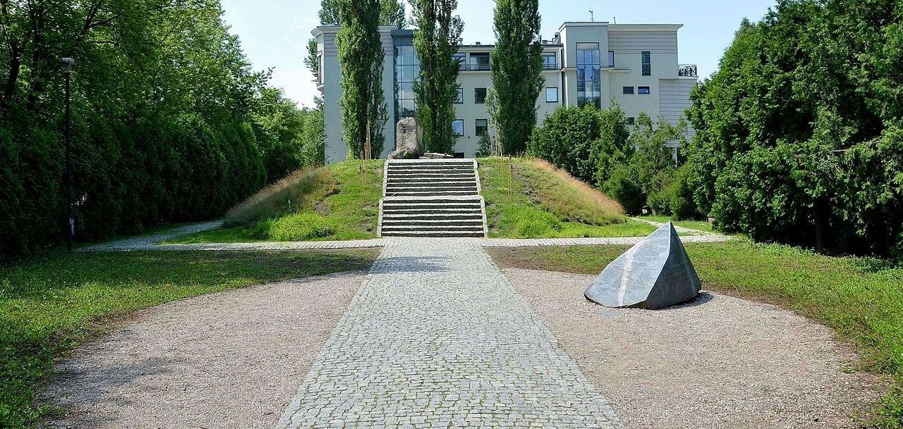 Miła 18, Warszawa&nbsp;<span>(+)</span>