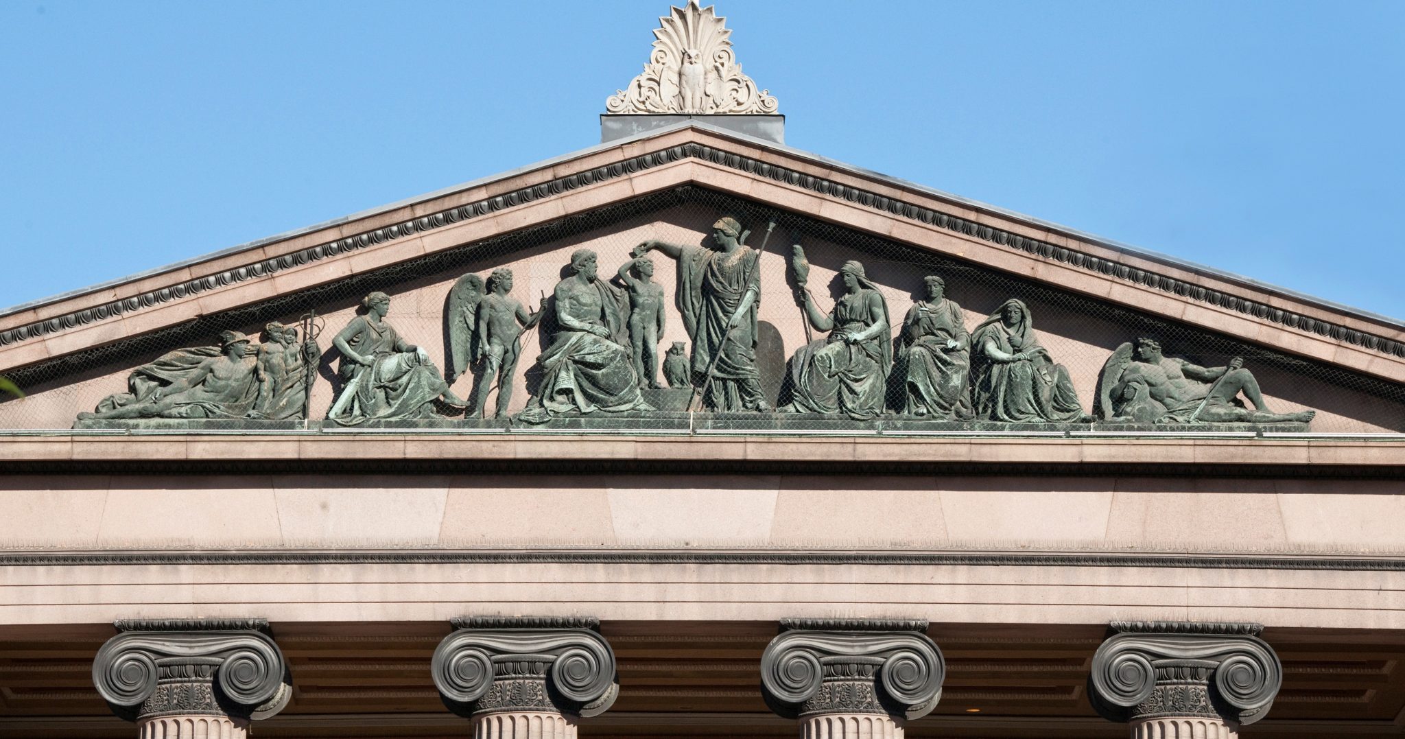Gavlfigurene på Domus media, Universitetet i Oslo (1885-94).&nbsp;<span>(+)</span>