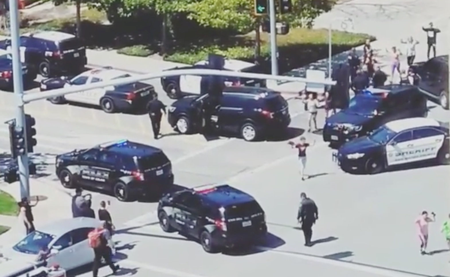 Fire personer skutt og såret i YouTube-hovedkvarteret i USA&nbsp;<span>(+)</span>