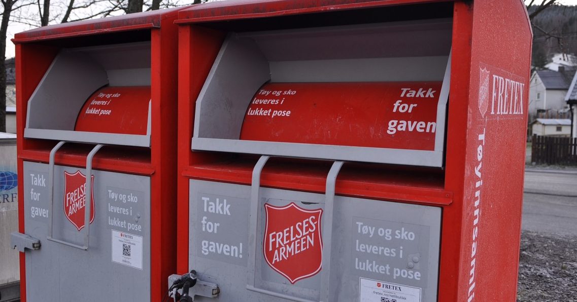 Kvinne måtte reddes ut av en Fretex-konteiner - anmeldt for tyveri&nbsp;<span>(+)</span>