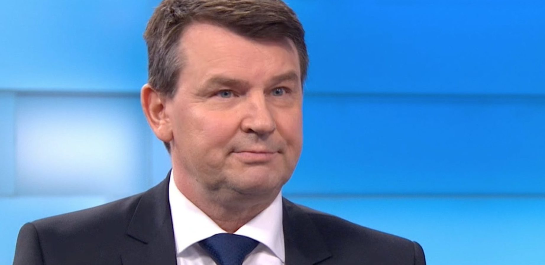 Trusselbrev i Waras postkasse: «neste gang vil vi klare det» - PST overtar etterforskningen&nbsp;<span>(+)</span>