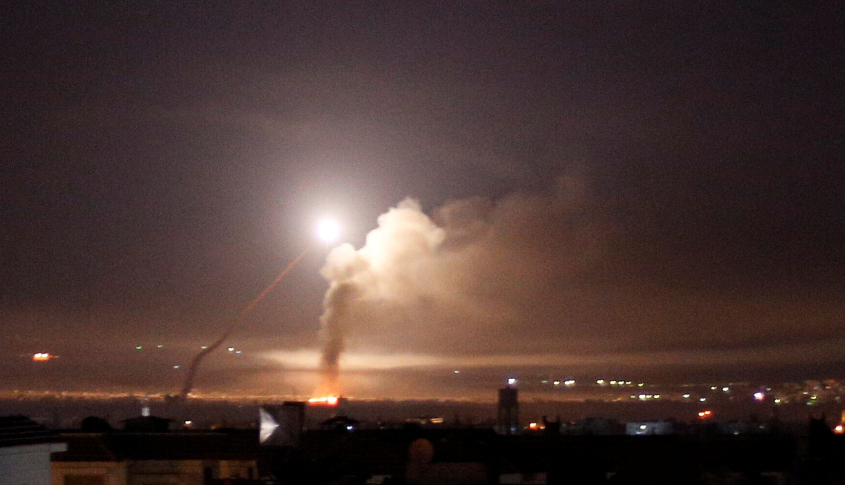 Israel bombet iranske mål i Syria som svar på rakettangrep&nbsp;<span>(+)</span>