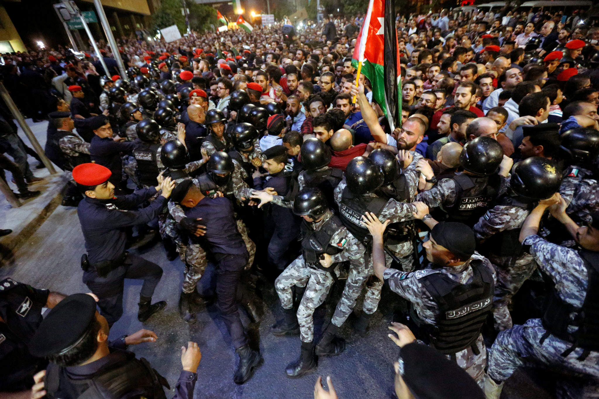 Uro i Jordan, statsministeren går av&nbsp;<span>(+)</span>