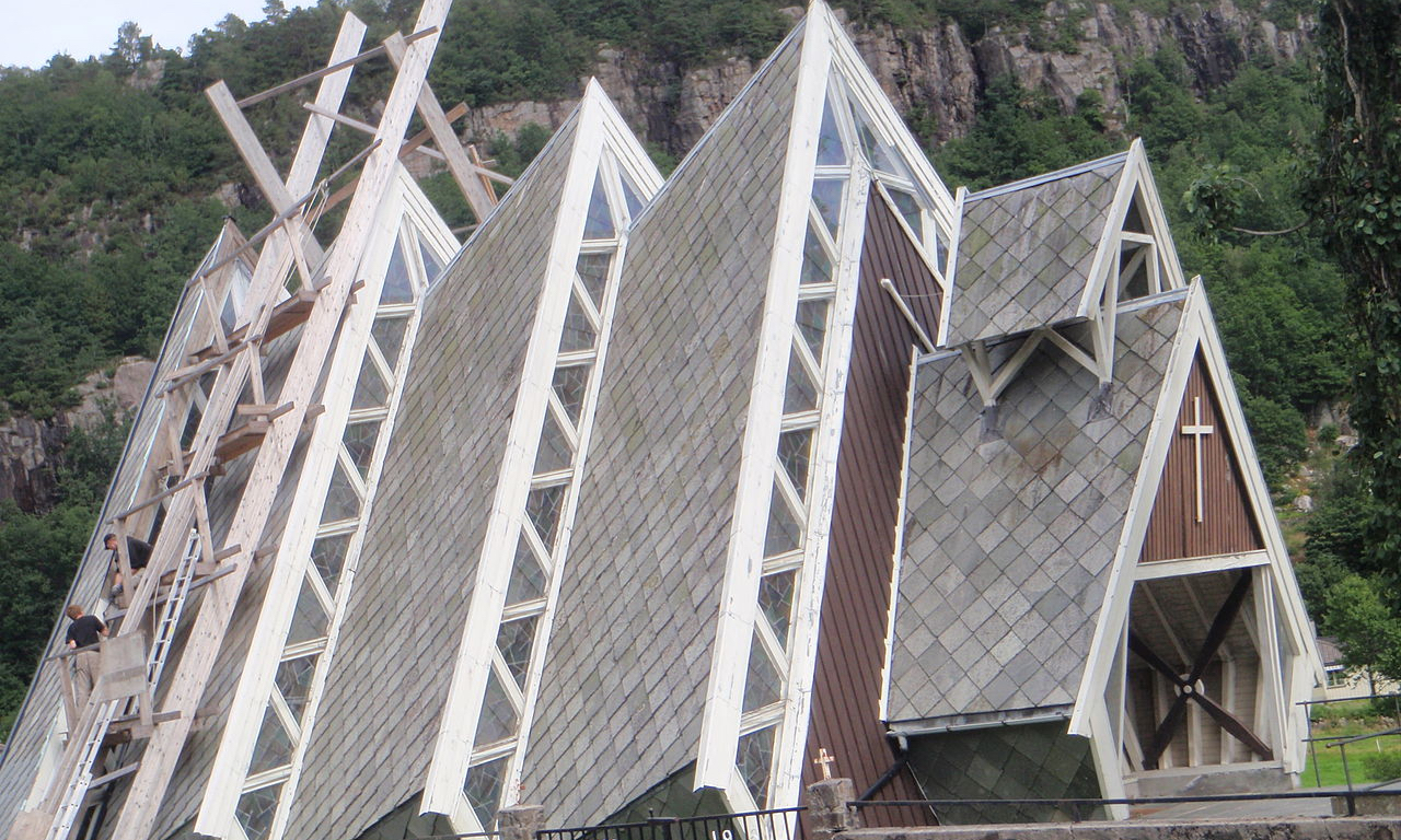 Flekkefjord: Trakk kniv under gudstjenesten, stakk mann i hodet&nbsp;<span>(+)</span>