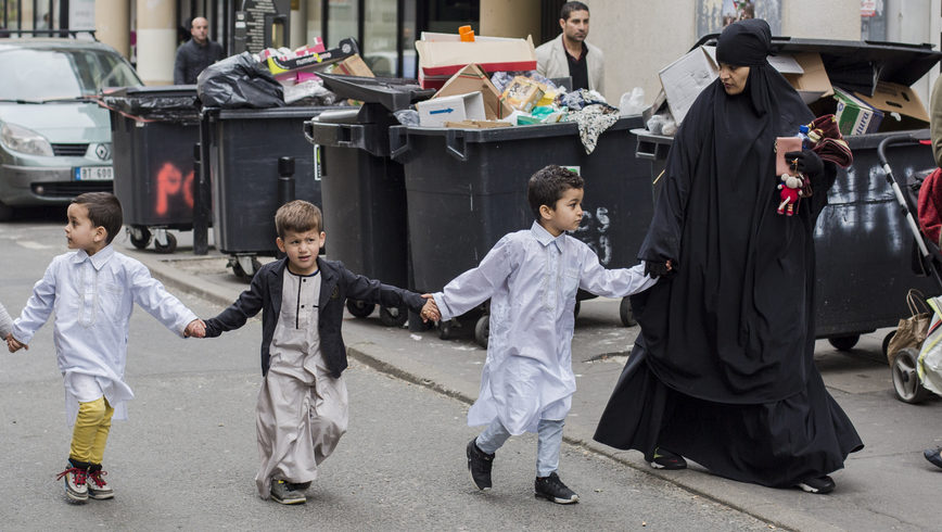 Muslimsk ghetto i Paris med 2 millioner innbyggere er en stat i staten&nbsp;<span>(+)</span>