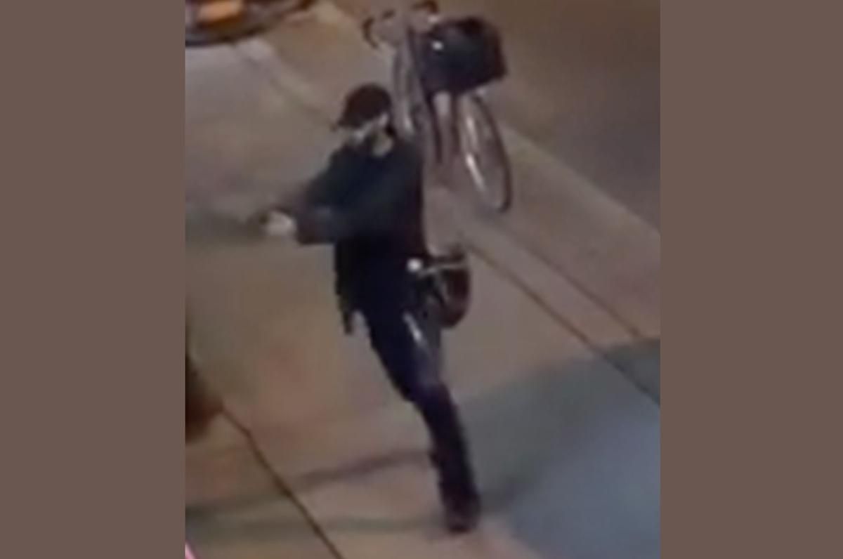 Toronto-drapsmann: Faisal Hussein&nbsp;<span>(+)</span>