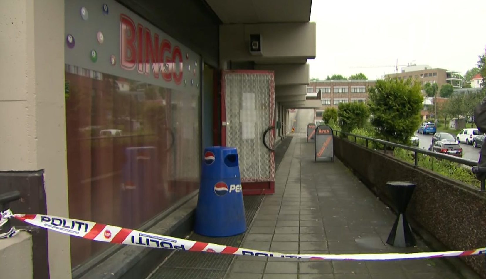 Åtte i retten for machete-angrep i bingolokale - kuttet finger av offeret&nbsp;<span>(+)</span>