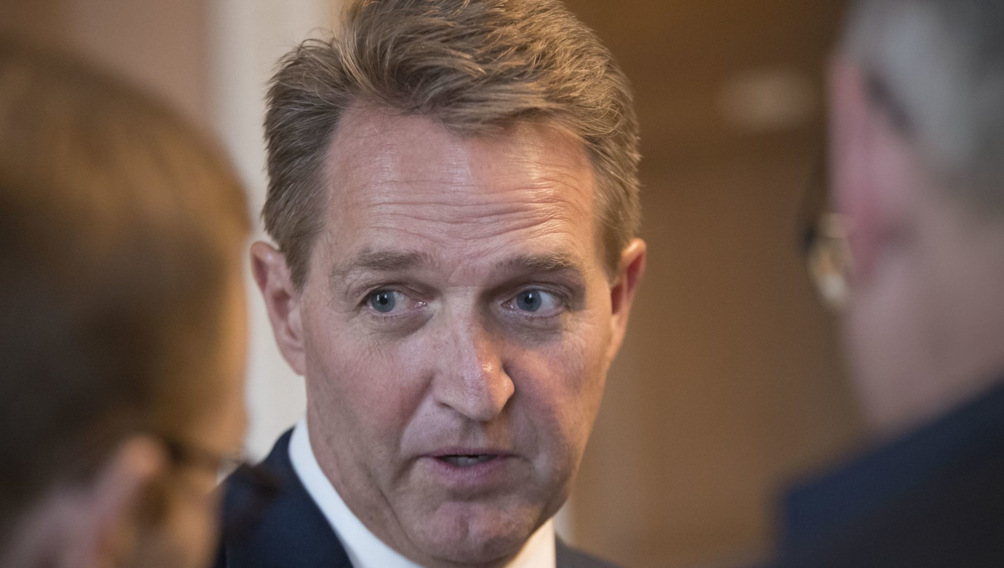 Jeff Flake sier han vil stemme for Kavanaugh&nbsp;<span>(+)</span>