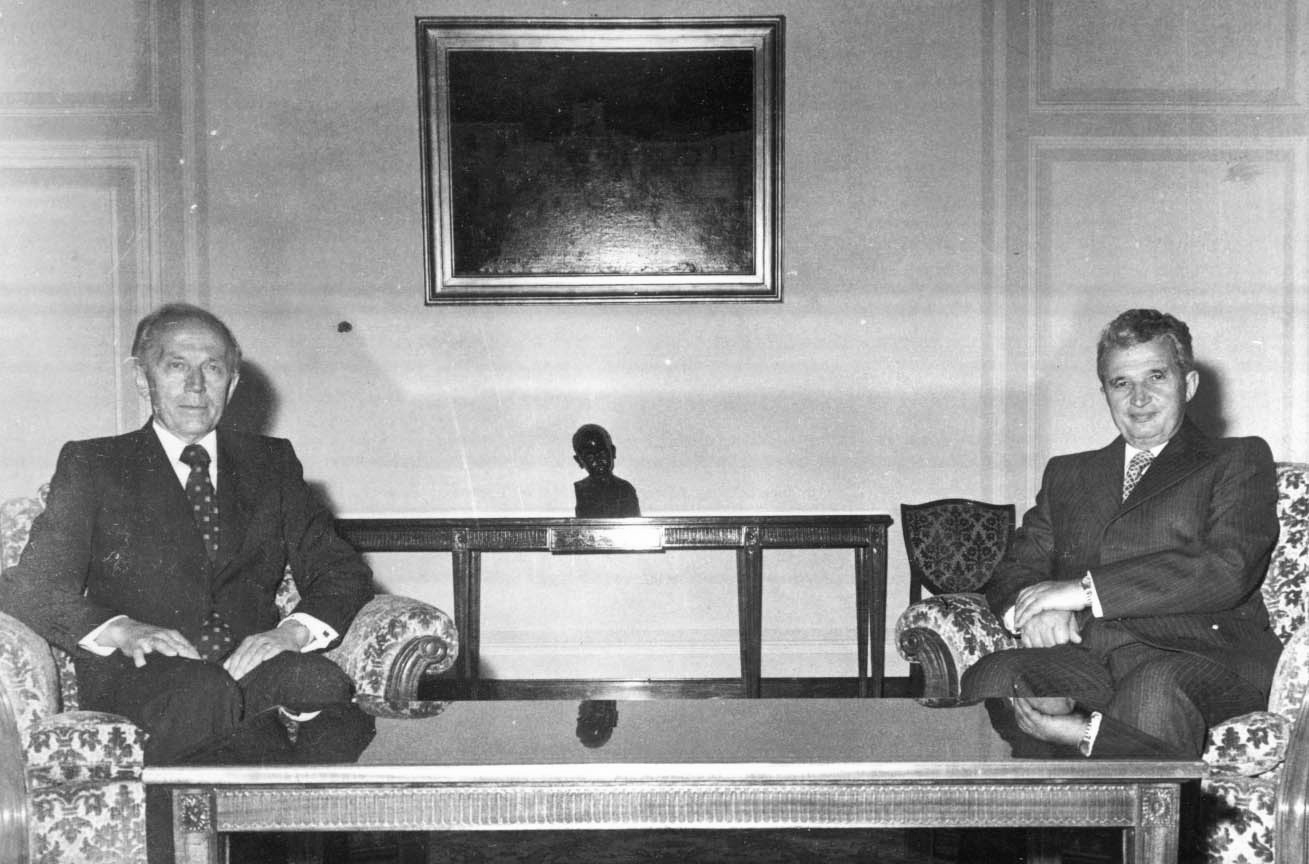 Hareide kaster masken, møter motbør  &nbsp;<span>(+)</span>