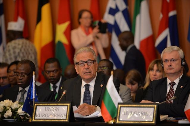 EU: How to Stop Mass-migration from Africa? Bring Everyone to Europe!&nbsp;<span>(+)</span>
