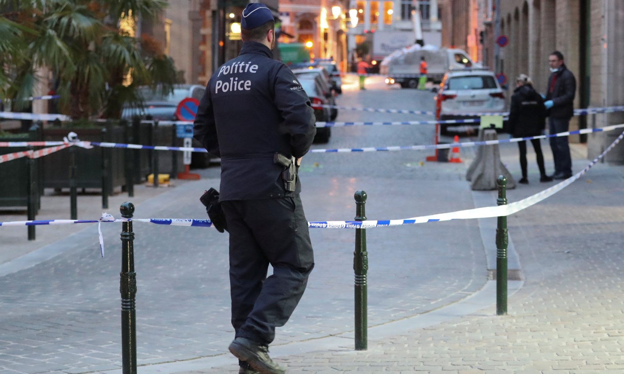 Tjeneste&shy;mann kniv&shy;stukket ved politi&shy;hoved&shy;kvarter i Brussel&nbsp;<span>(+)</span>